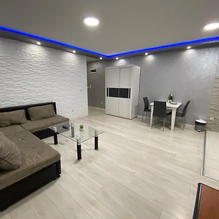 Infinity Obrenovac, Sa Parkingom Privatnim *