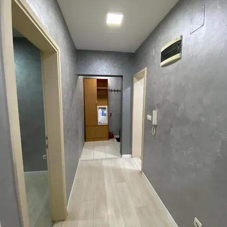 Infinity Obrenovac, Sa Parkingom Privatnim * Ομπρένοβατς