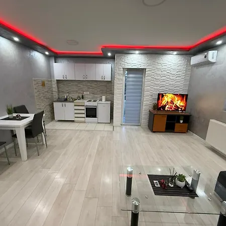 Infinity Obrenovac, Sa Parkingom Privatnim Διαμέρισμα