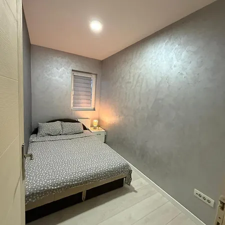 Infinity Obrenovac, Sa Parkingom Privatnim *