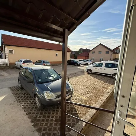 Διαμέρισμα Infinity Obrenovac, Sa Parkingom Privatnim Ομπρένοβατς