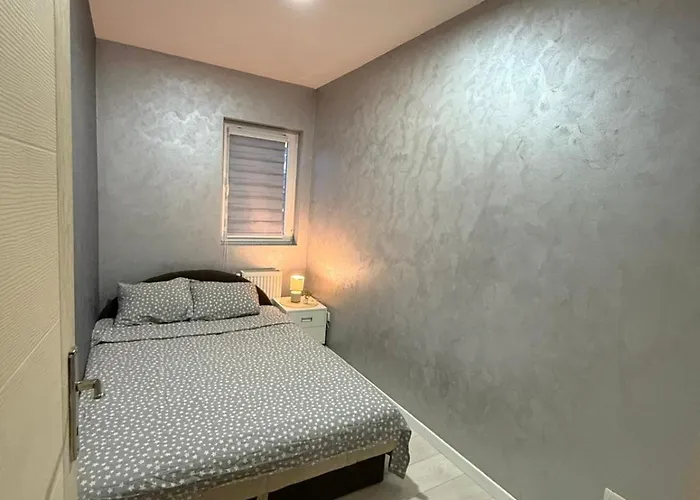 Infinity Obrenovac, Sa Parkingom Privatnim *